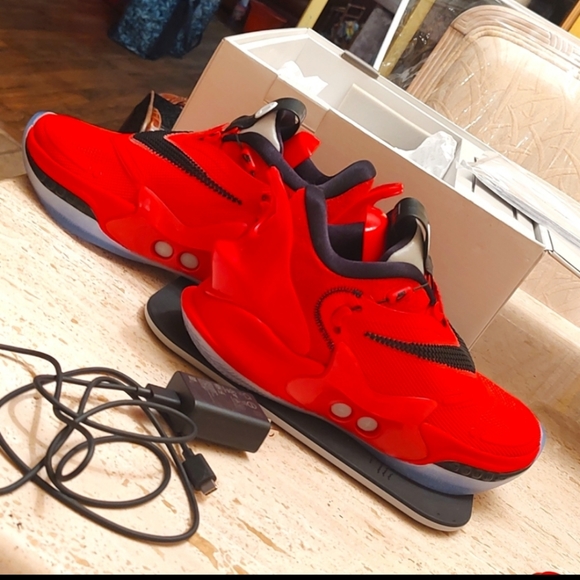 Self lacing Nike adapts (7) men's (8.5) womens - Picture 13 of 15